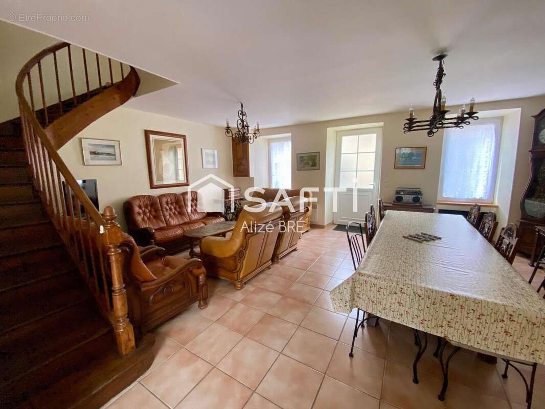 Photo 2 - Maison à LEZARDRIEUX