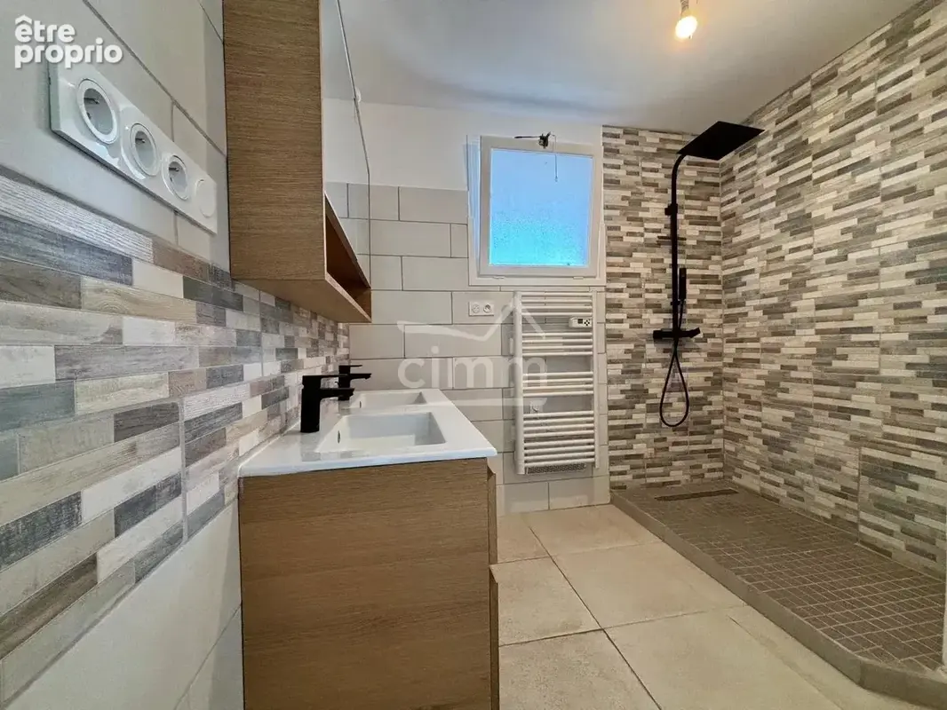 Appartement T5 -100 m² avec grande terrasse - photo 5