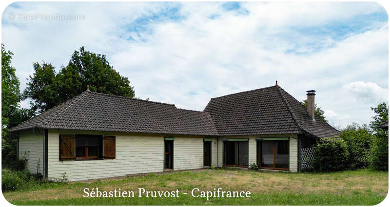 Maison à JUMILHAC-LE-GRAND