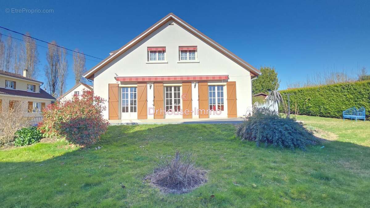 Maison à CONCHES-SUR-GONDOIRE
