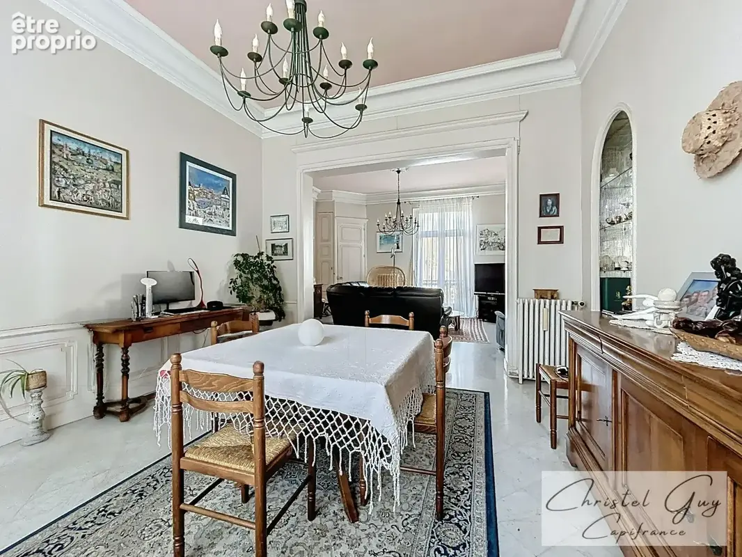 Maison de Maître, coeur de ville MONTVAL-SUR-LOIR (72), 6 chambres, terrain 2090 m² - photo 5