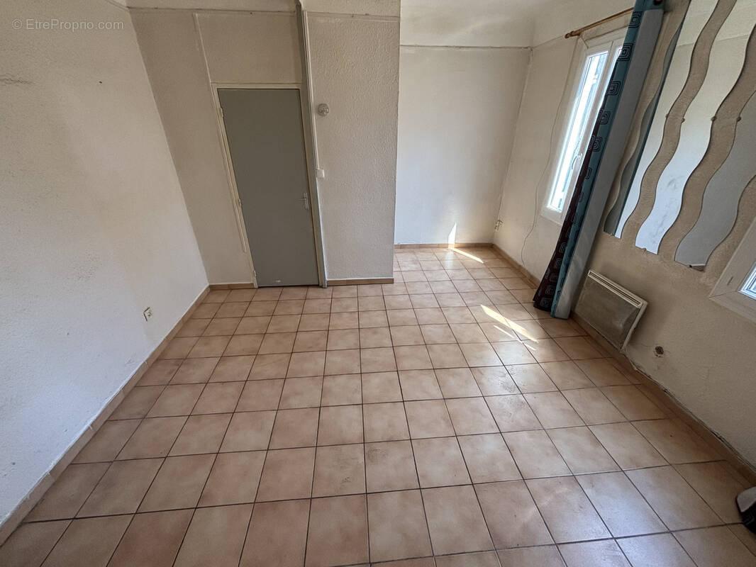 Appartement à MARSEILLE-3E