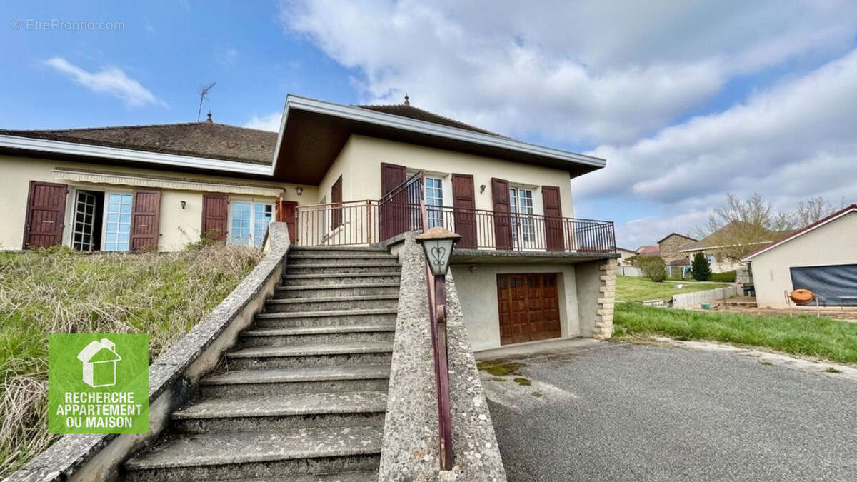 Maison à TREPT