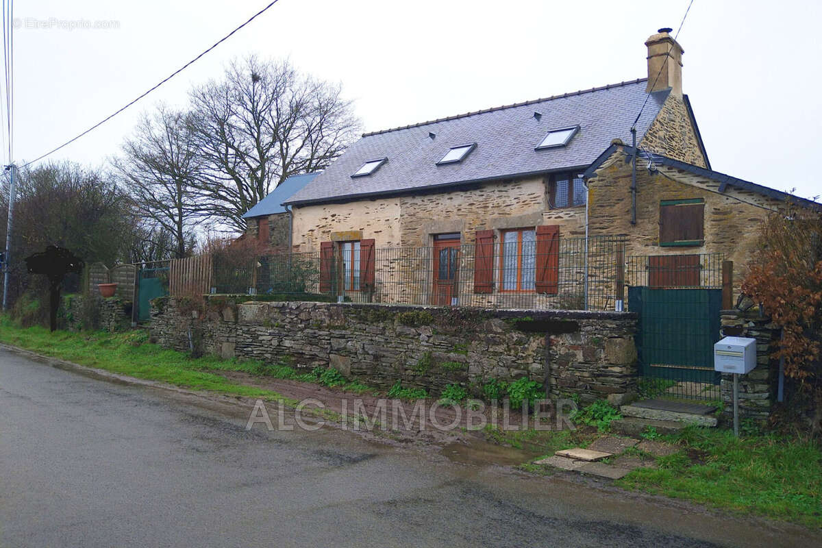 Maison à SAINT-MARS-DU-DESERT