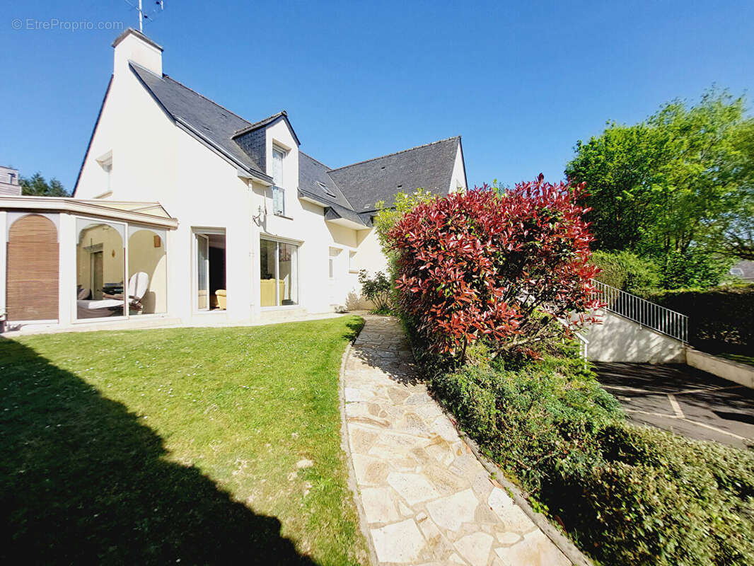 Maison à MONTREUIL-LE-GAST