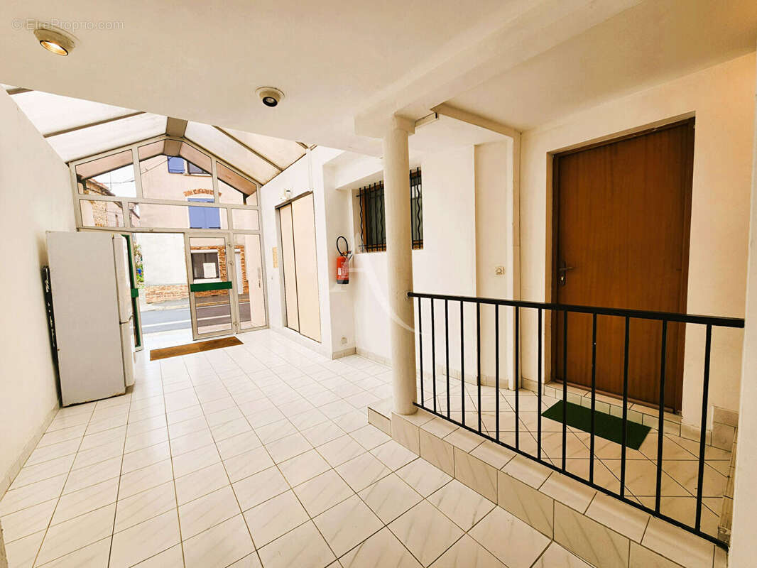 Appartement à SAULX-LES-CHARTREUX