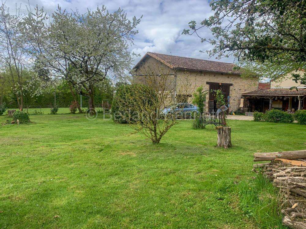 Maison à SAUZE-VAUSSAIS