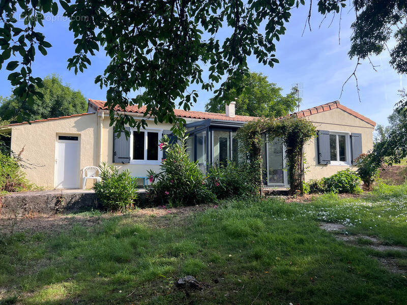 Maison à SAINT-SAUVANT