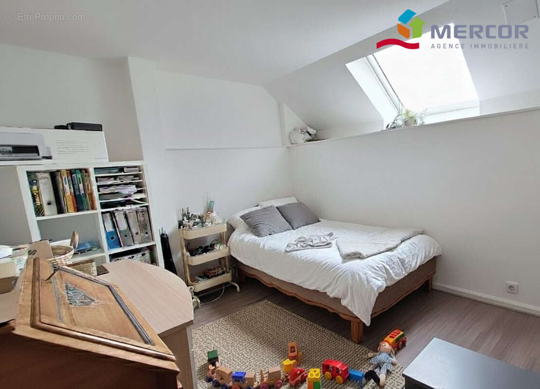 Chambre rez de chaussée - Appartement à NEUGARTHEIM-ITTLENHEIM