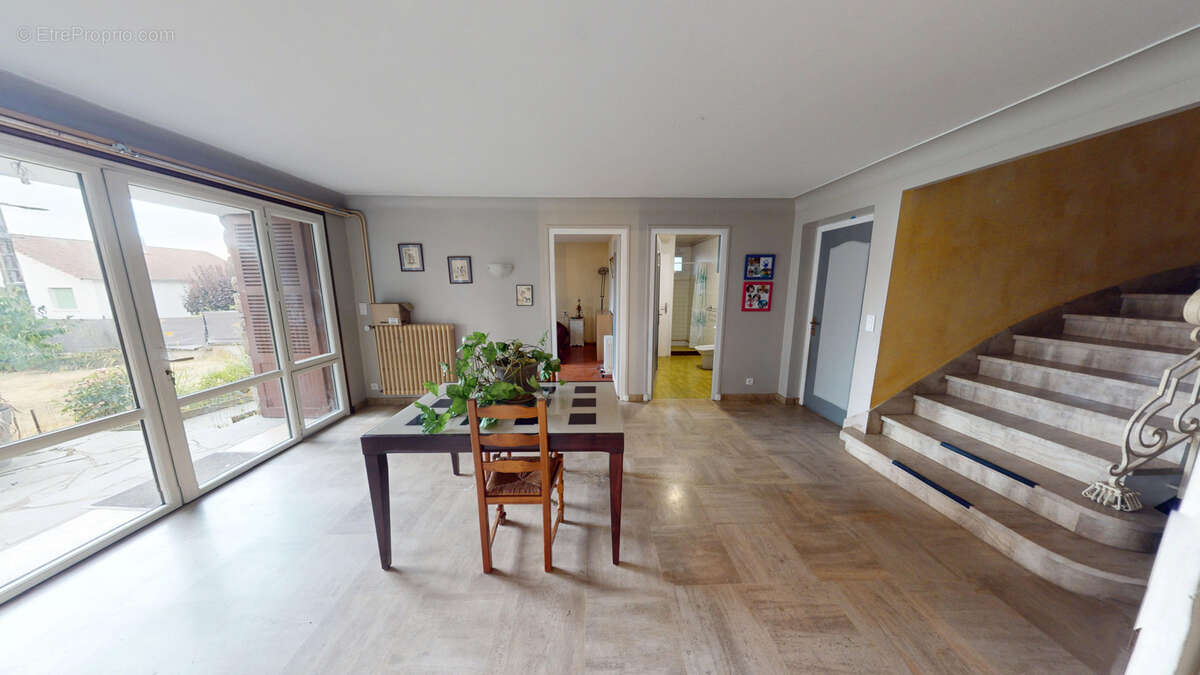 Maison sur sous sol complet et terrain attenant - photo 14