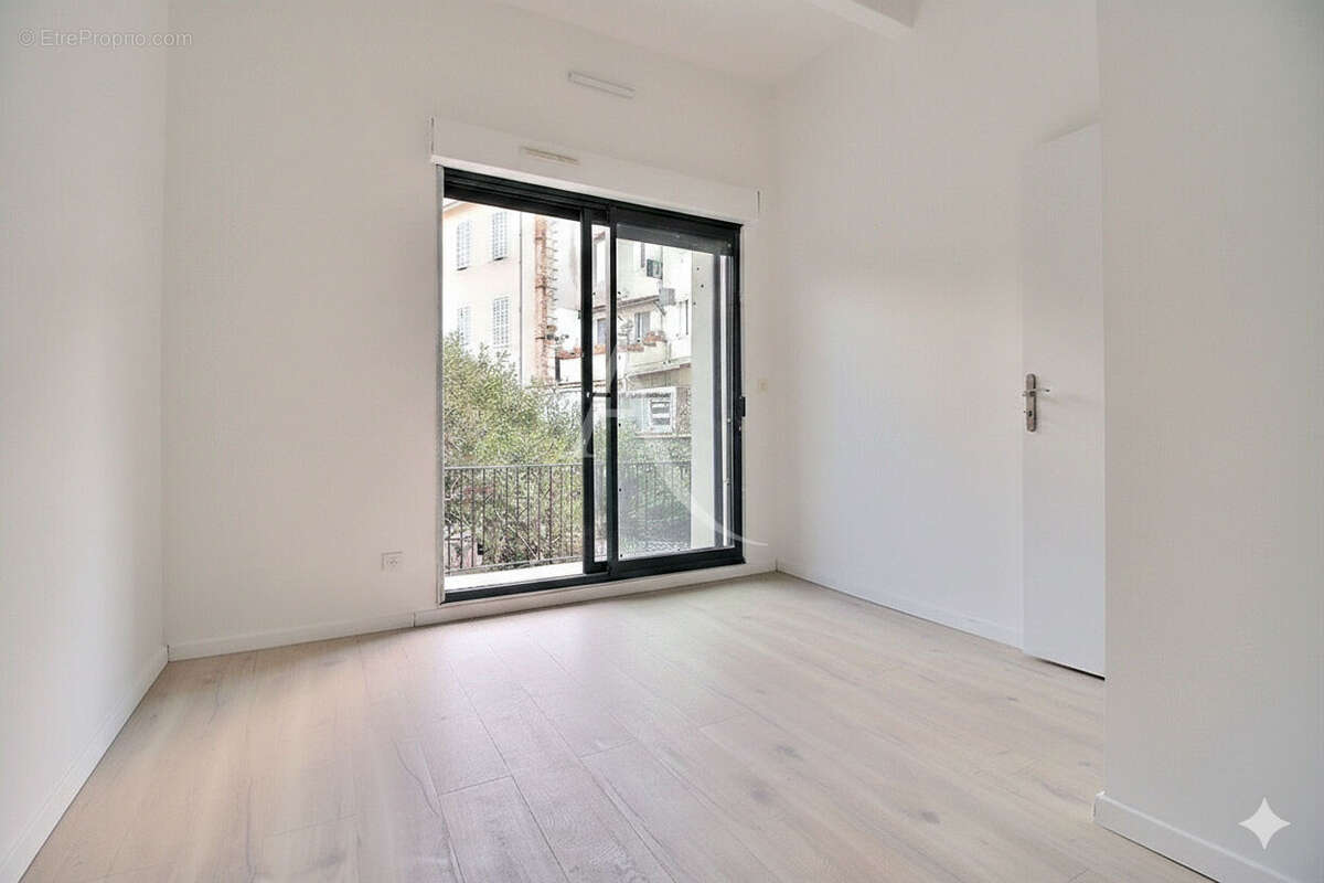 Appartement à MARSEILLE-6E