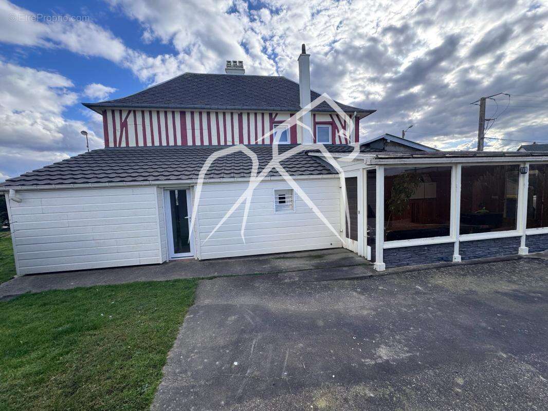 Maison à SAINT-PIERRE-DE-VARENGEVILLE