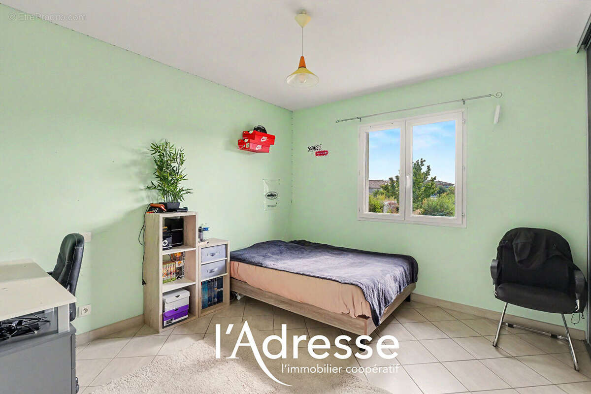Exclusivité l'Adresse Immobilier - La Salvetat Saint Gilles - Maison de 137m² avec un grand sous-sol de 70m² sur un terrain de 7 - photo 9