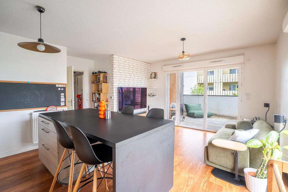 Appartement à VILLENAVE-D'ORNON