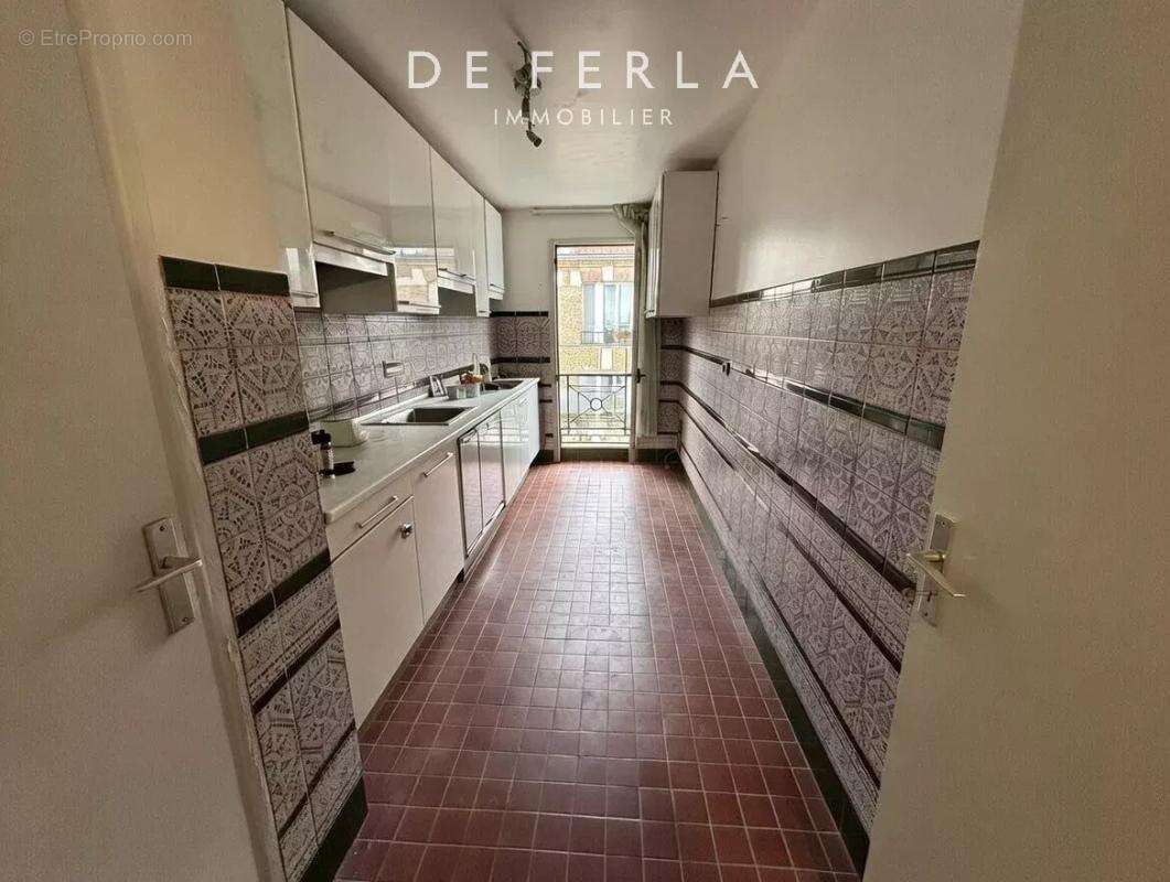 Appartement à PARIS-18E