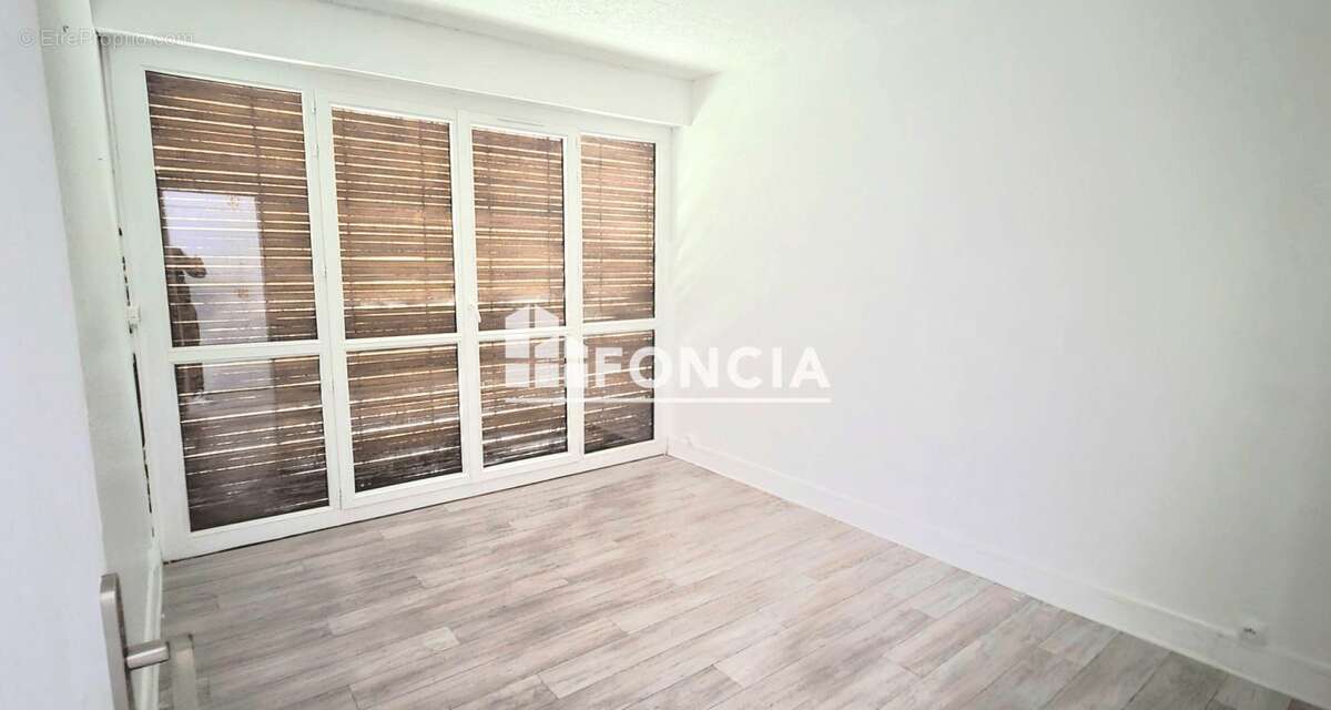 Appartement à LA CELLE-SAINT-CLOUD