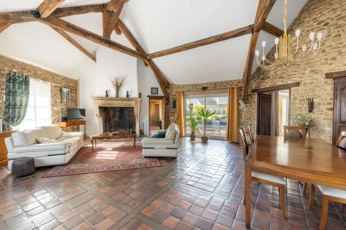 Élégante maison en pierre, 298m² à Flacourt - photo 4