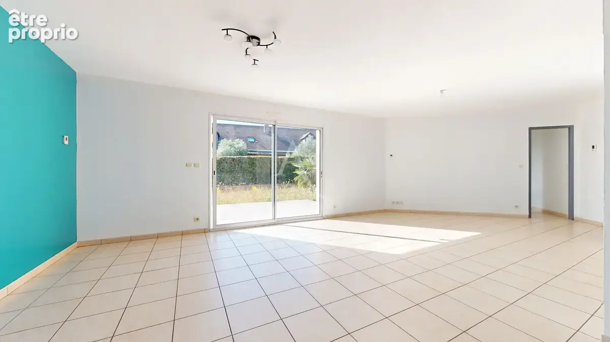 Iteuil - plain pied - 131 m² - 5 chambres -  jardin - photo 6