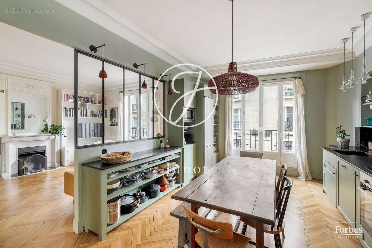 Appartement à PARIS-18E