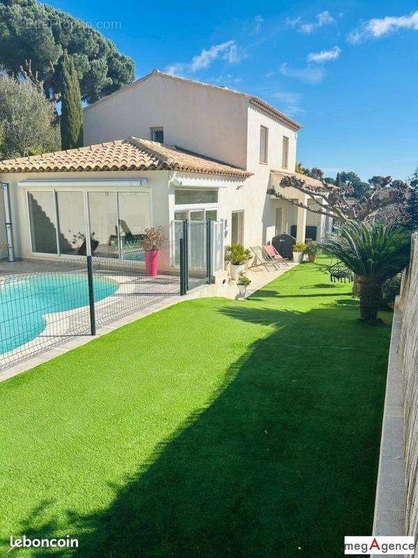 Maison à BORMES-LES-MIMOSAS