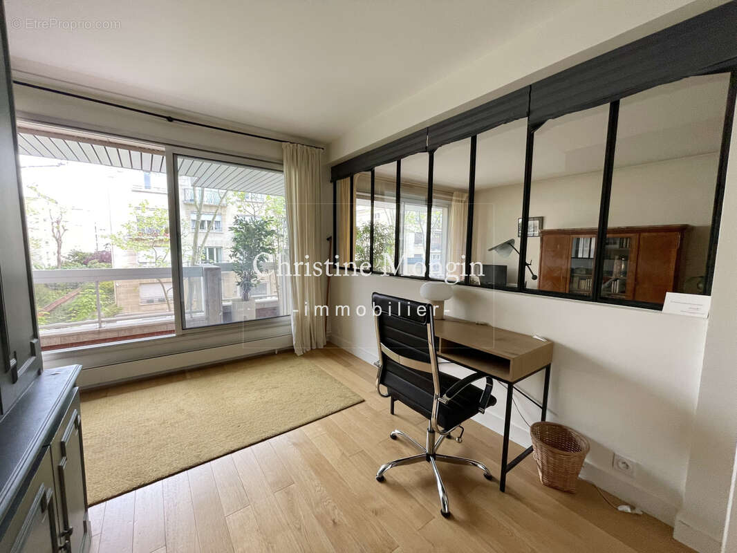 Appartement à NEUILLY-SUR-SEINE