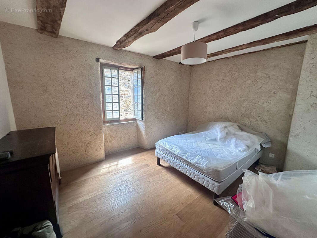 Maison à ESTAING