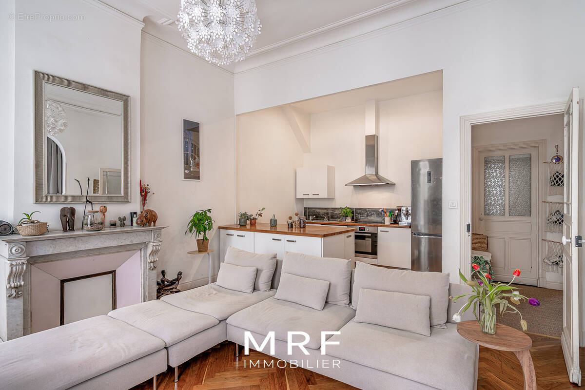 Appartement à MARSEILLE-1E
