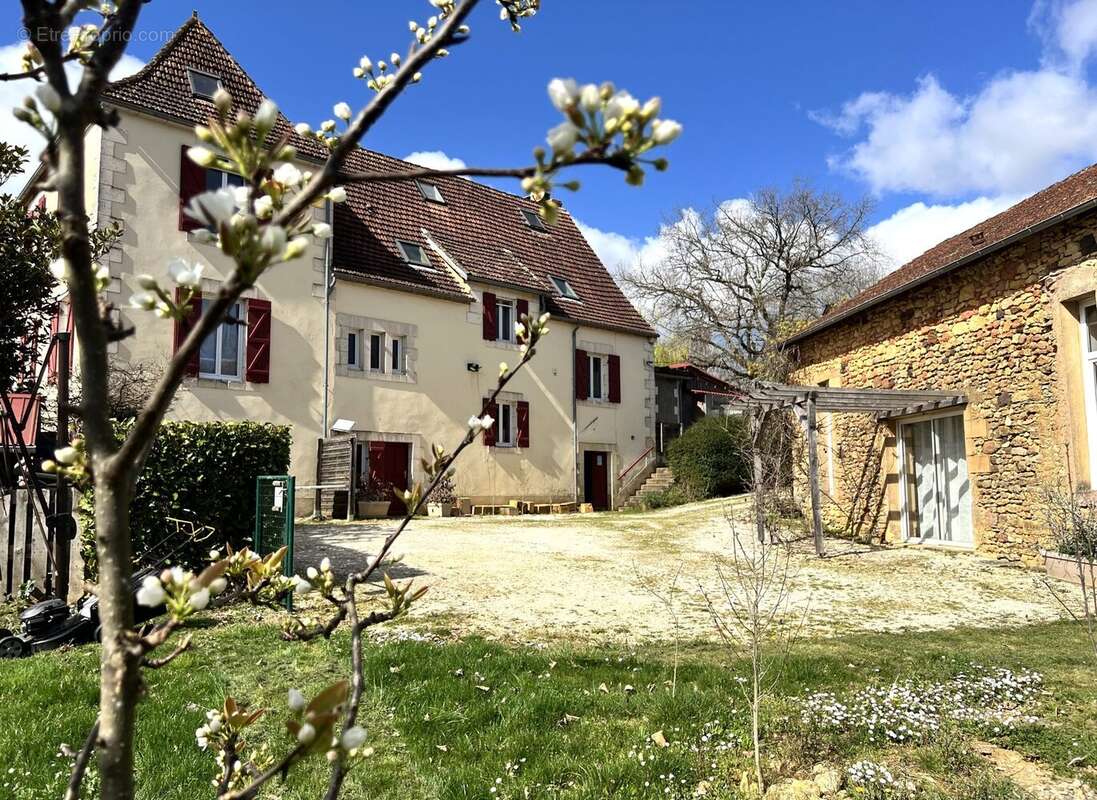 Maison à COUX-ET-BIGAROQUE