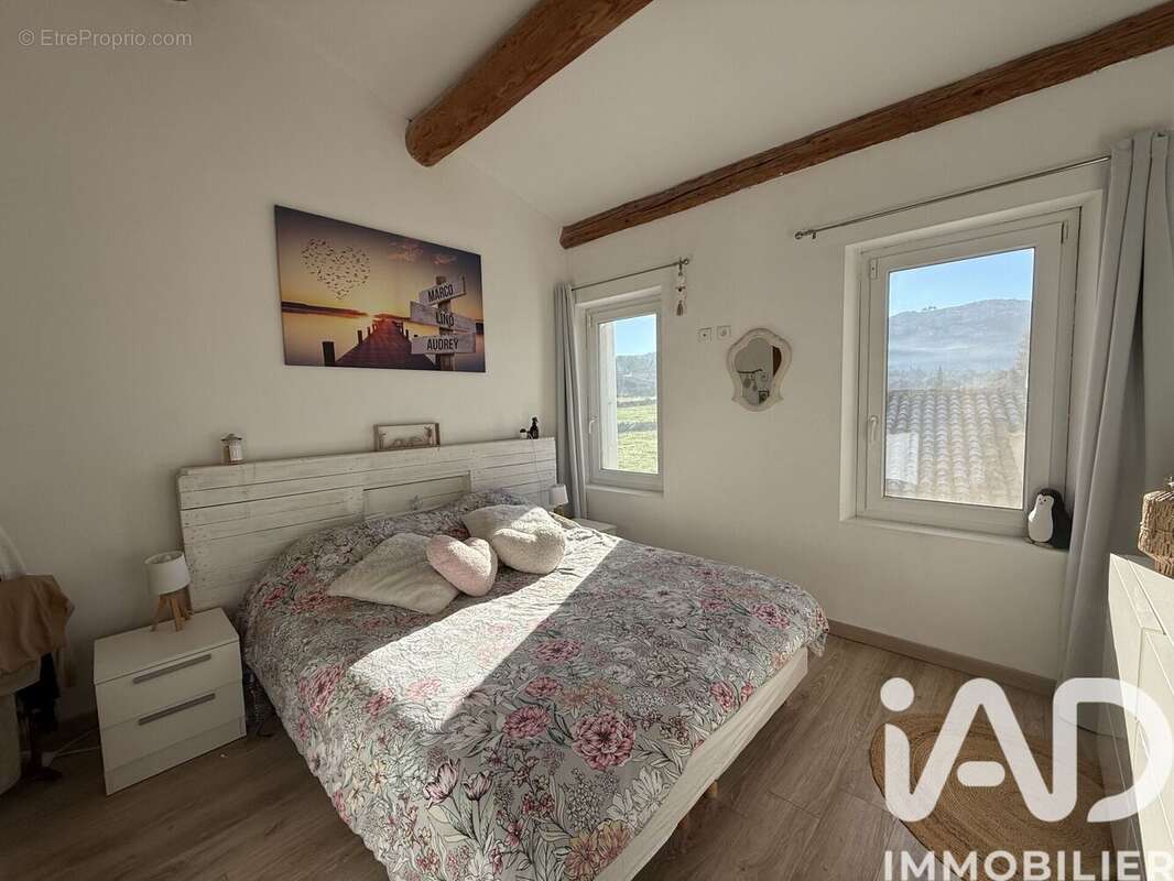 Photo 5 - Maison à LE CASTELLET