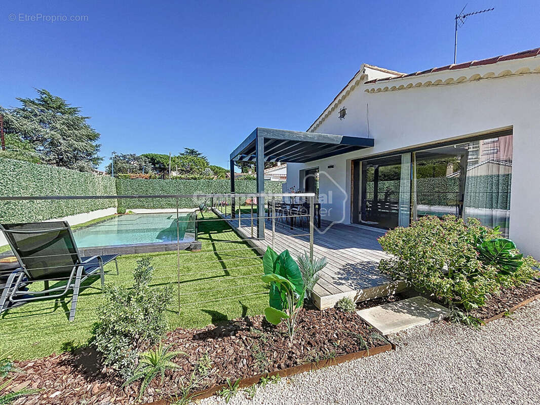 Maison à MANDELIEU-LA-NAPOULE