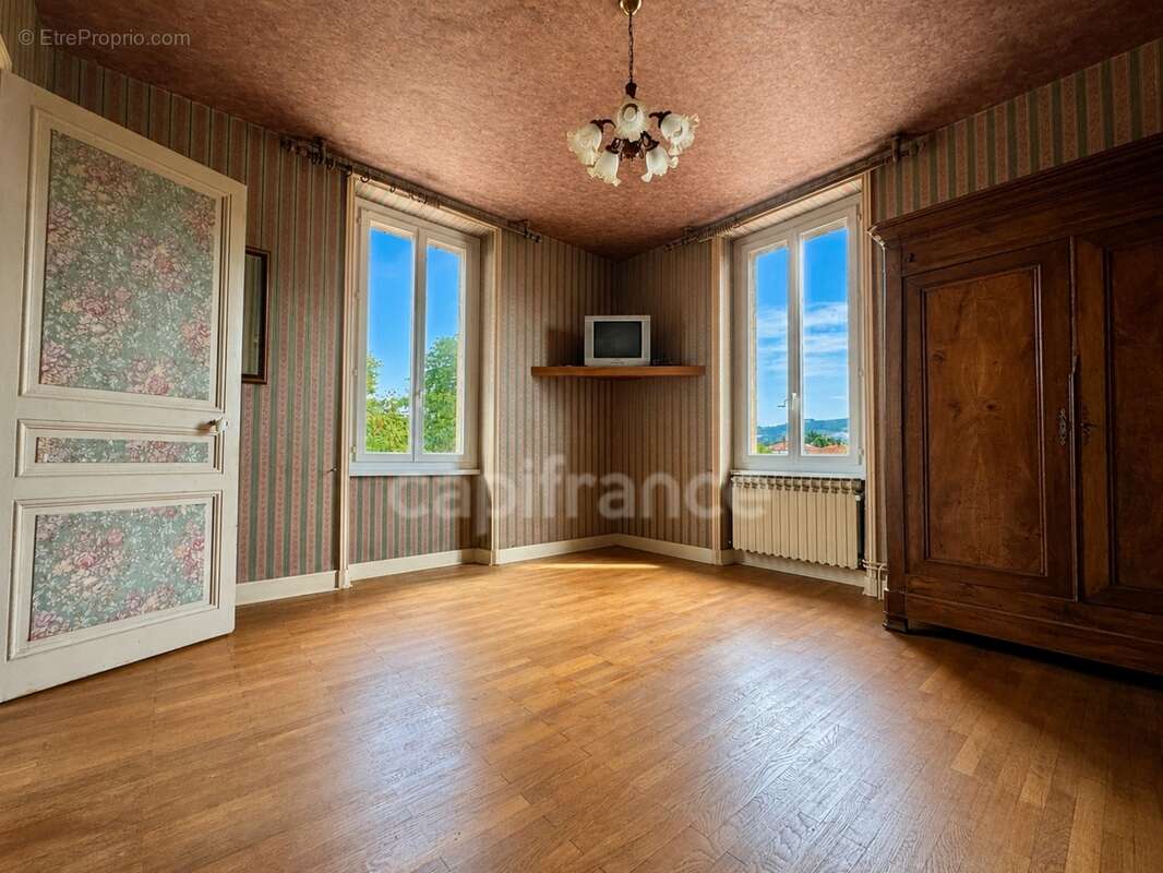 Maison à vendre à OUCHES 4 chambres 128m2 sur 1504m2 de terrain - dependance de 45m2 au sol - photo 9
