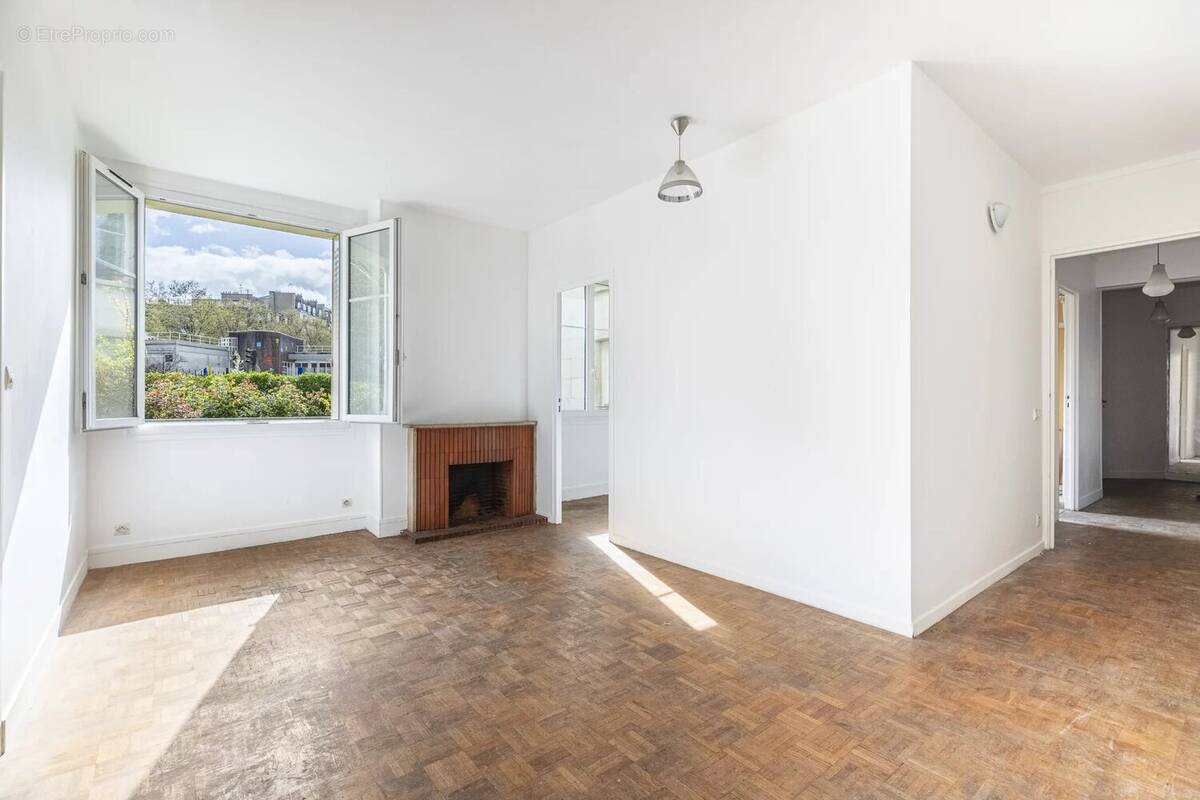 Appartement à PARIS-17E