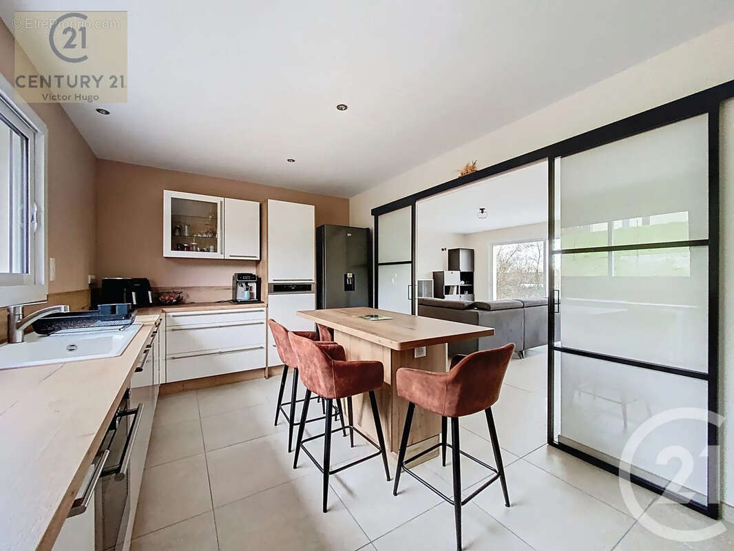 Maison à SAINT-JUNIEN