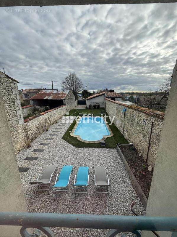 Maison à SAINT-JEAN-DE-LIVERSAY