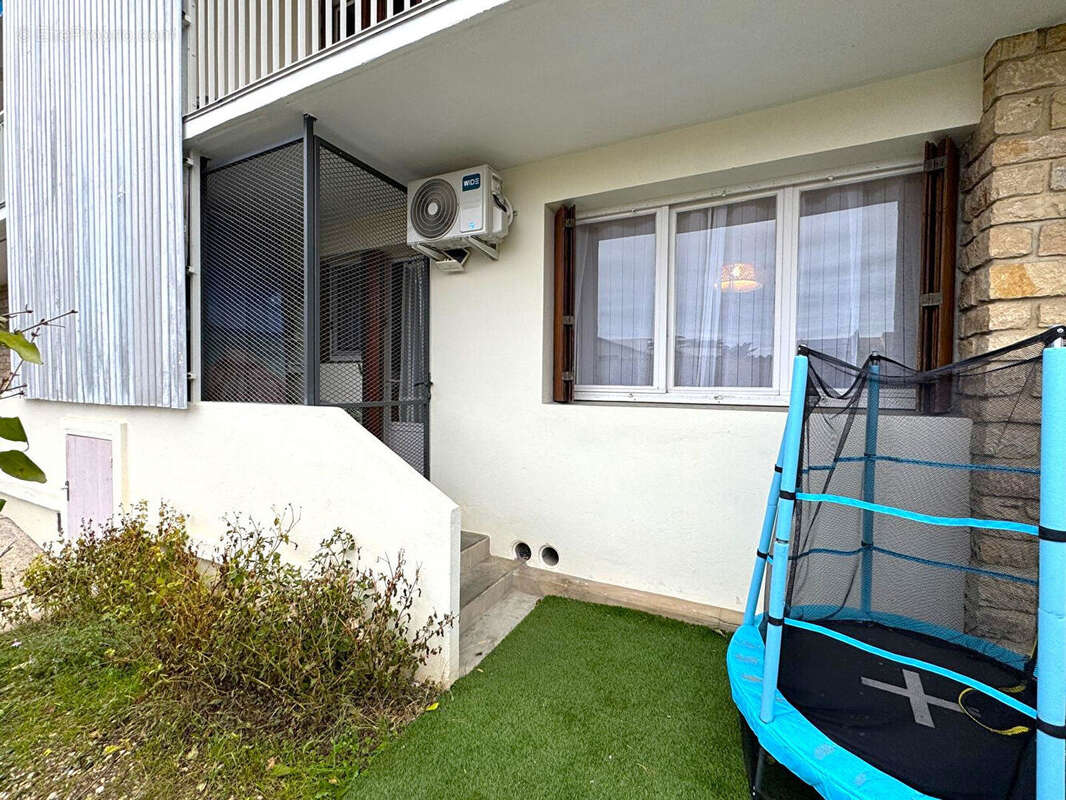 Appartement à BAGNOLS-SUR-CEZE