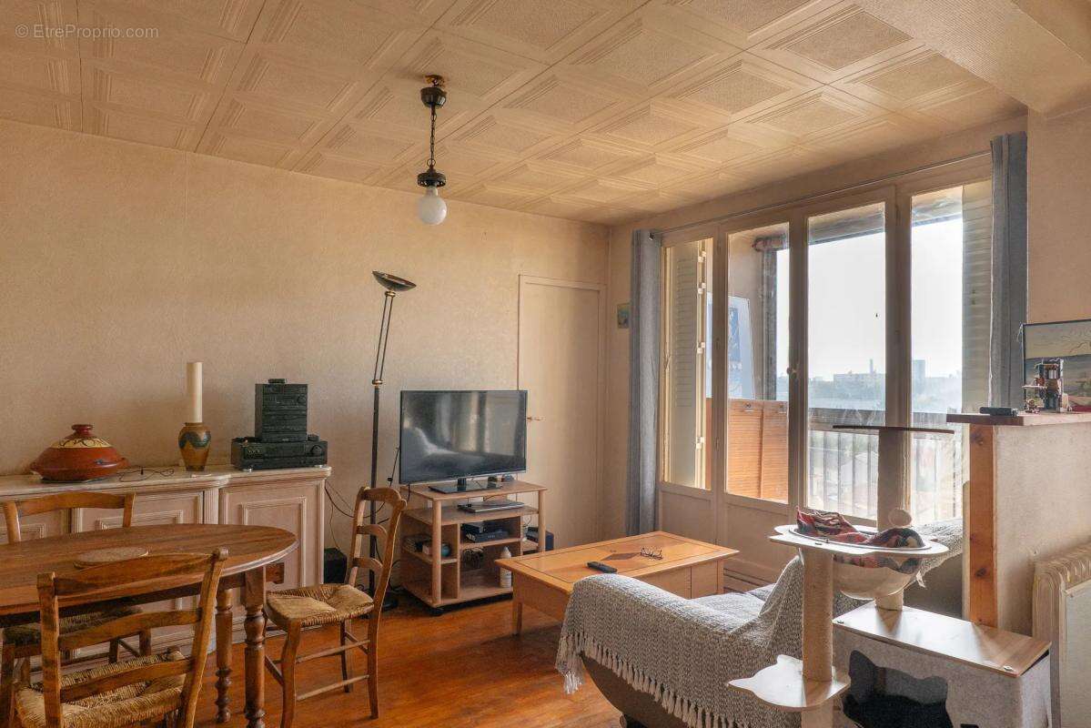 Appartement à VAULX-EN-VELIN