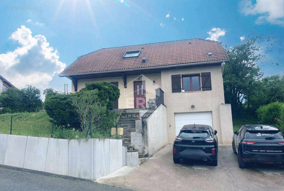 Maison à POUILLEY-LES-VIGNES