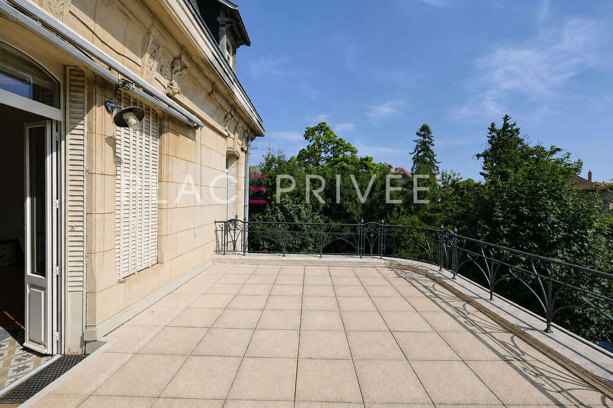 Appartement avec terrasse et stationnement - photo 4