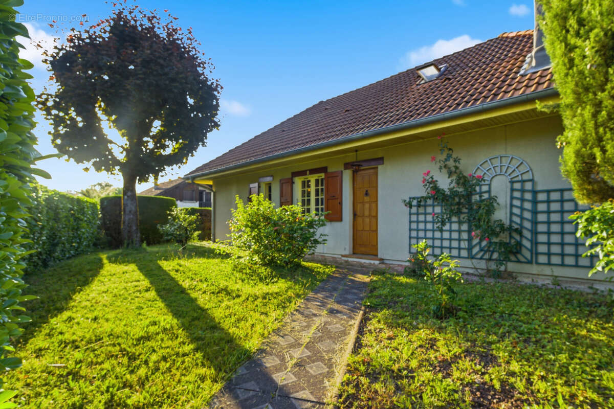 Appartement à SAINT-NAZAIRE-LES-EYMES