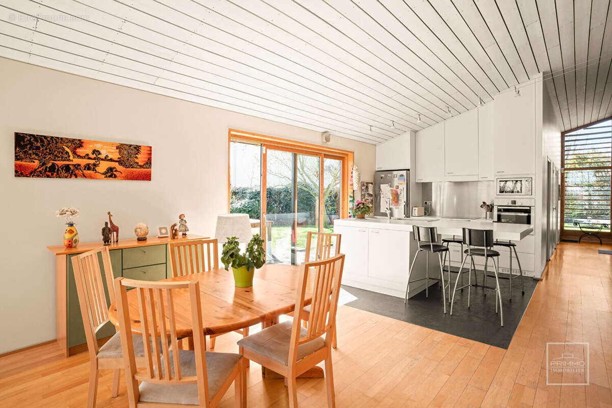 Maison à MONTANAY