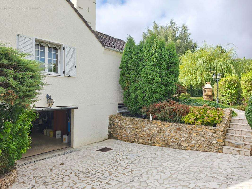 Maison à MONTMIRAIL