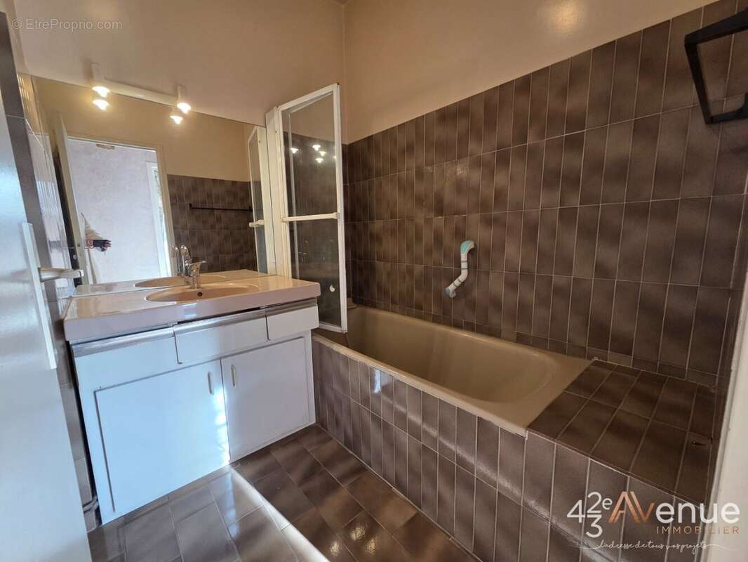 Appartement à SAINT-ETIENNE