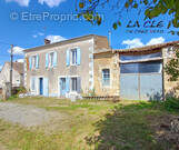 Maison à FAYE-SUR-ARDIN