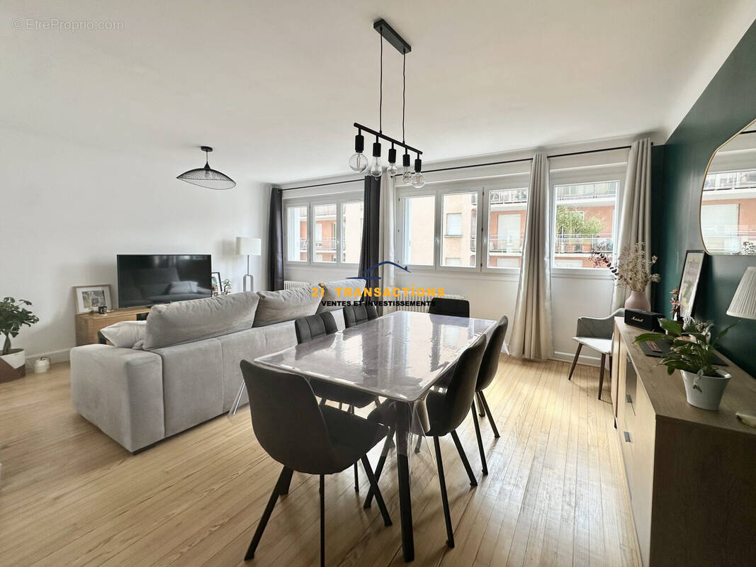 Appartement à SAINT-ETIENNE