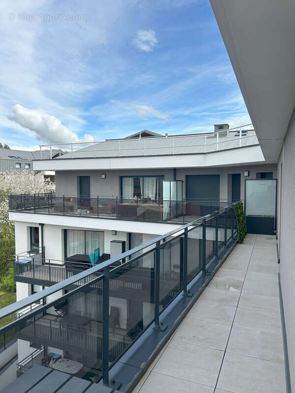 Appartement à CRUSEILLES