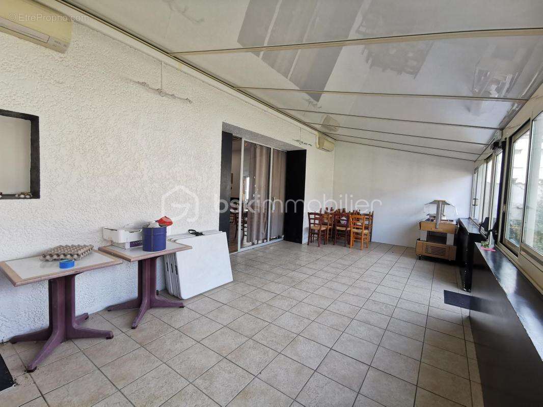 Appartement à SAINT-GENIS-DE-SAINTONGE