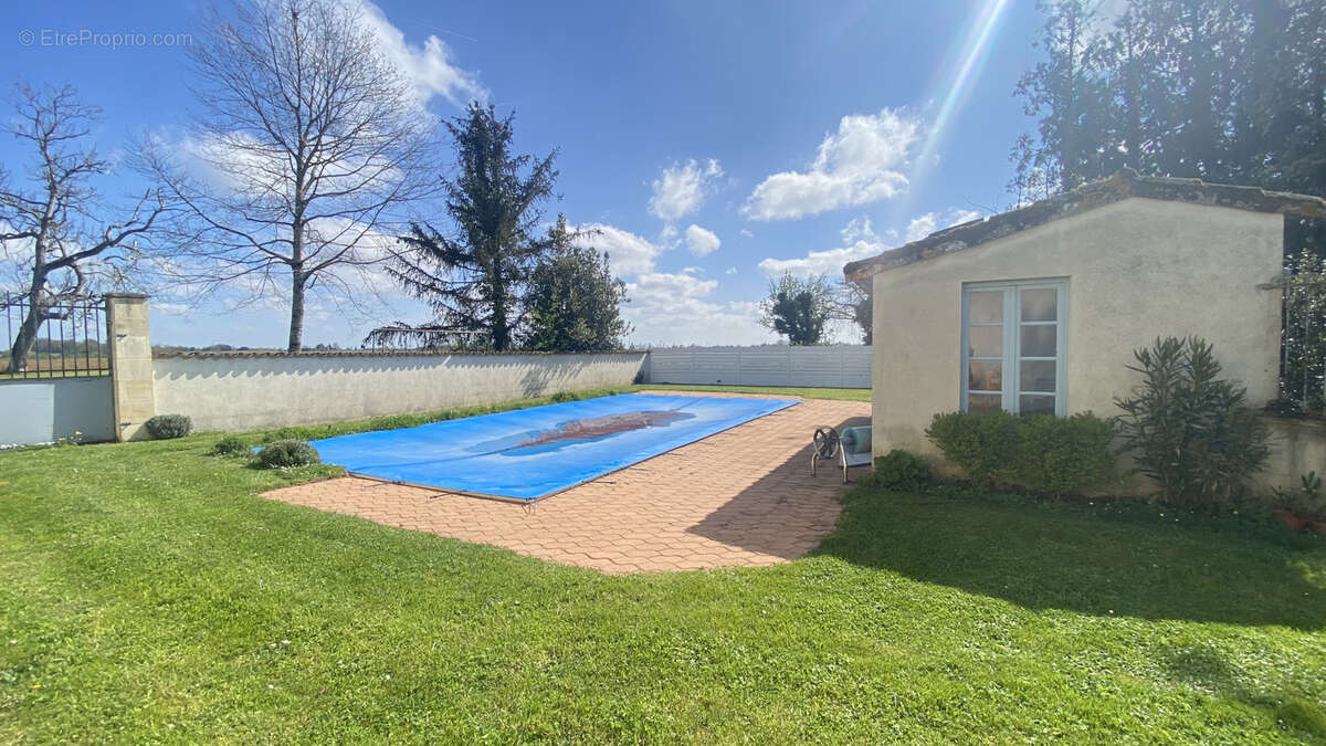 Maison à CHAMPAGNOLLES