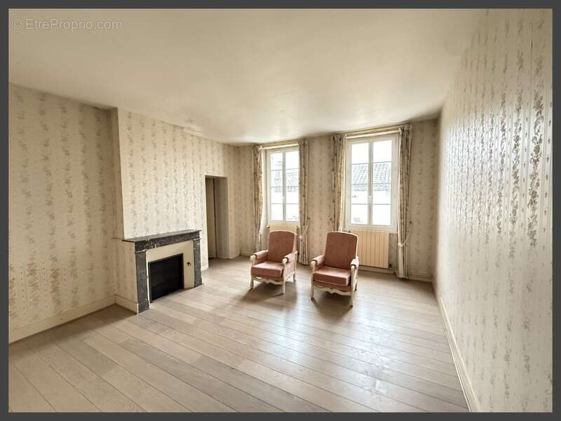 Maison à VILLEFRANCHE-DE-LONCHAT