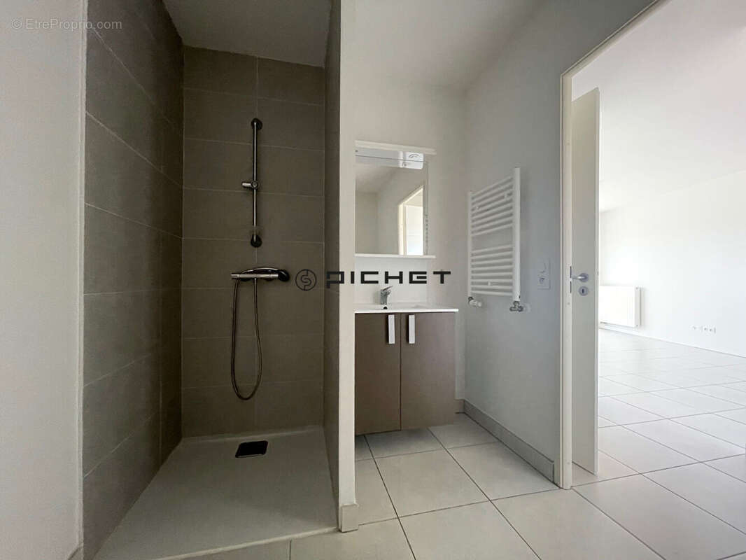 Appartement à BILLERE