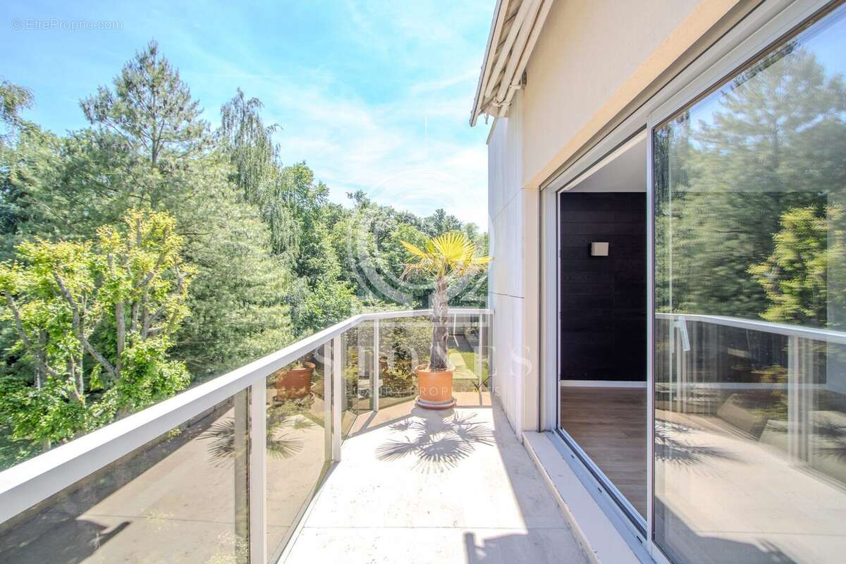 Appartement à BOUGIVAL